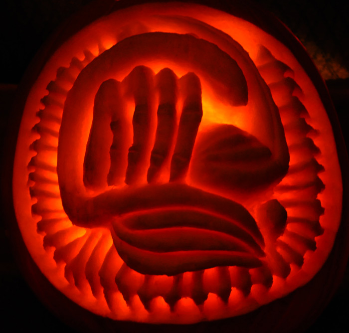 Pumpkin Carving: Alien Face Hugger Egg Sculpt - Noel