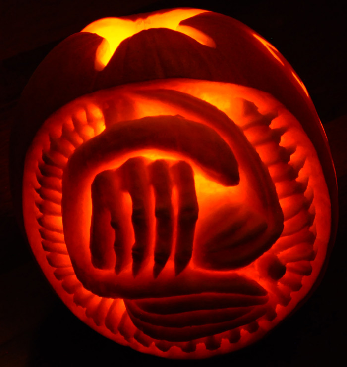 Pumpkin Carving: Alien Face Hugger Egg Sculpt - Noel