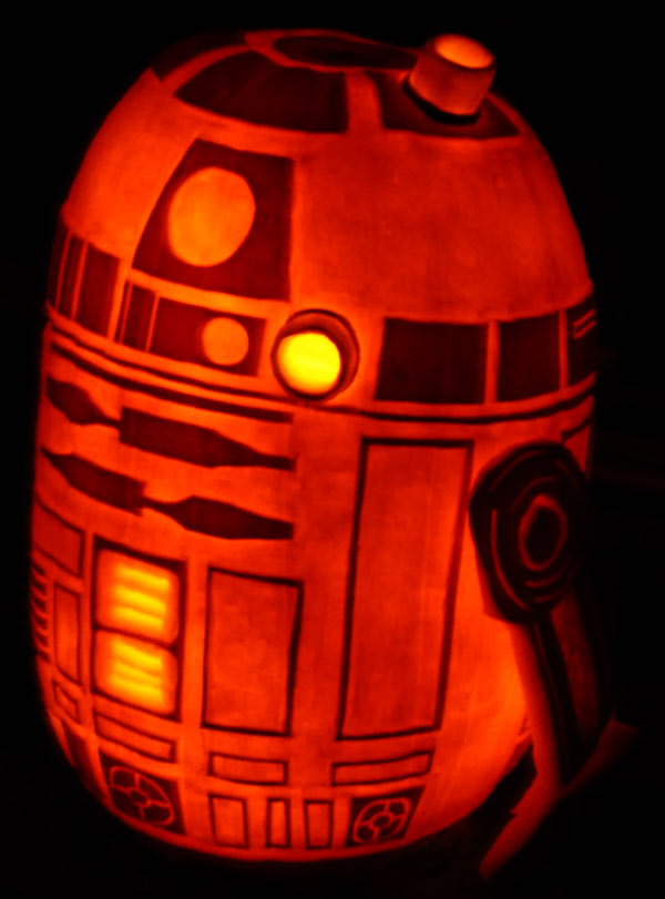 Pumpkin Carving: R2D2 - Star Wars - Noel