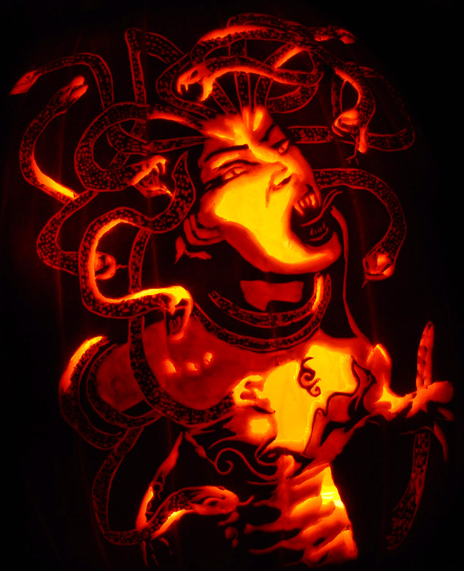 Pumpkin Carving: Anne Stokes' Medusa - Noel