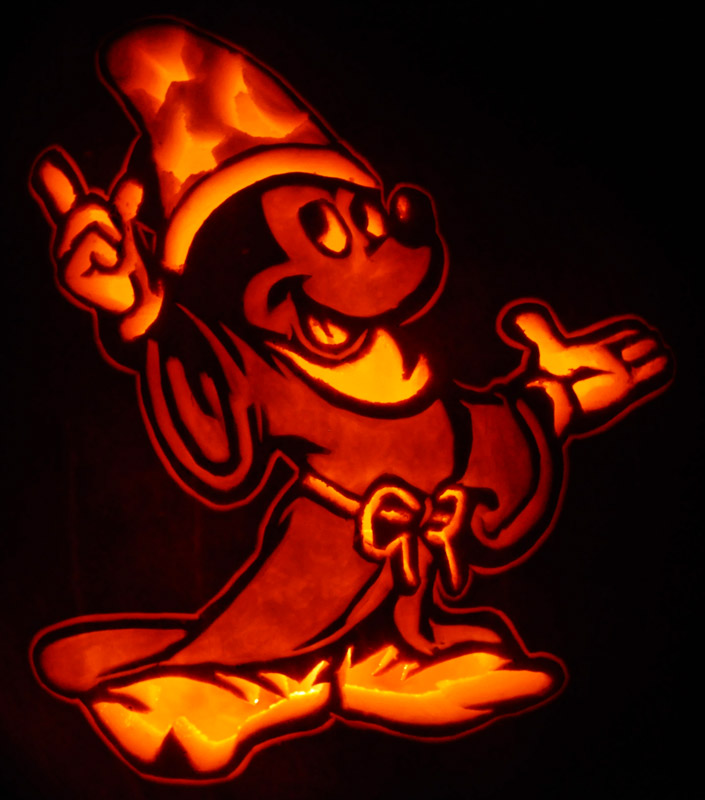 Pumpkin Carving: Mickey Sorcerer - Noel